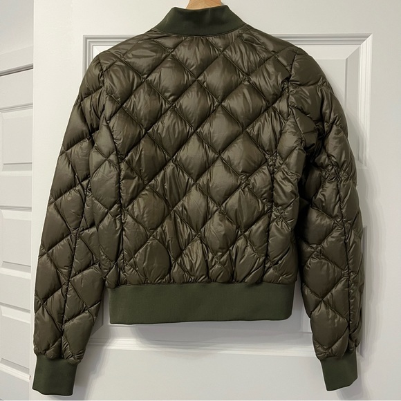 Aritzia Parklife bomber puffer - Picture 4 of 4